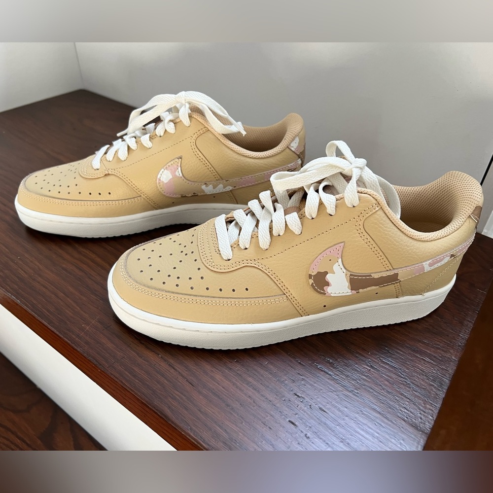 Brand New Nike Low Court Vision Sneakers - 8.5 W